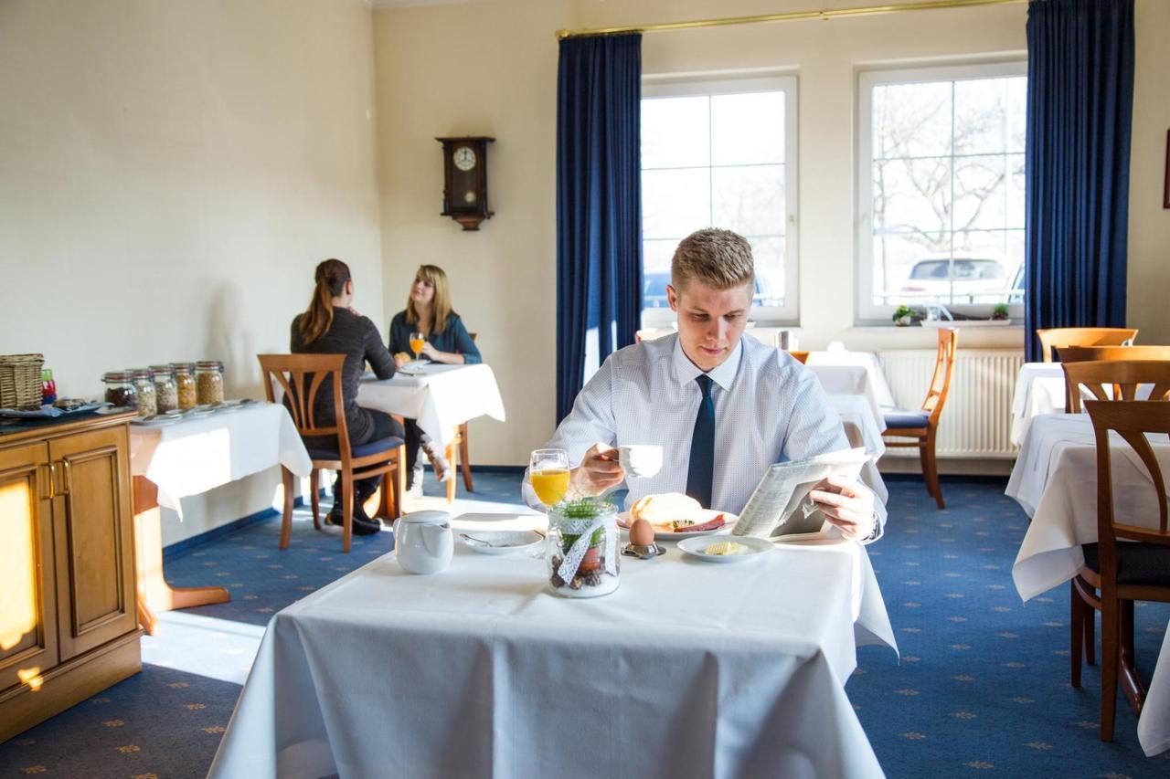 Hotel Alznauer Hof 고마린겐 외부 사진