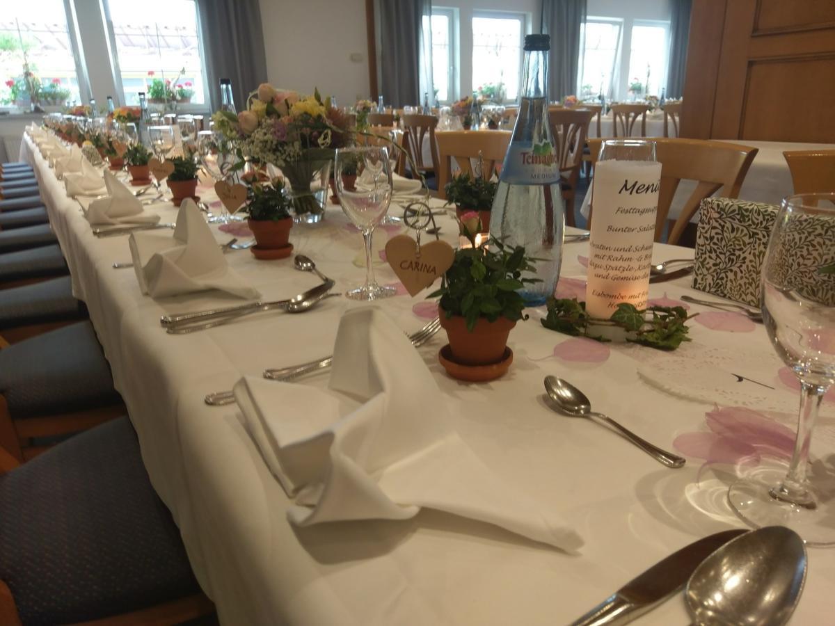 Hotel Alznauer Hof 고마린겐 외부 사진